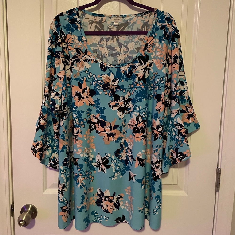 Floral top 🌸